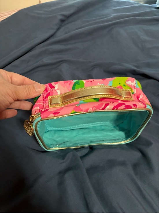 Lilly Pulitzer Handbags - Lilly Pulitzer First Impression ,clear case